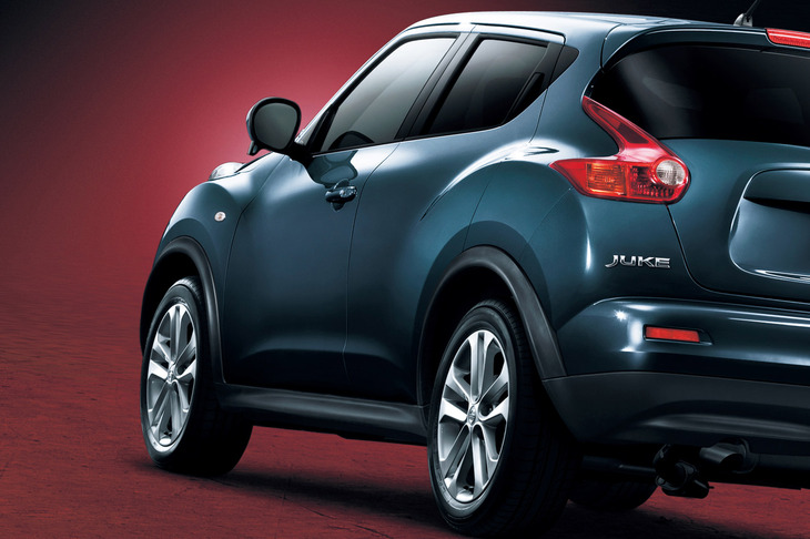 清水「ちっちゃすぎるキャビンとか大きすぎるフェンダーとか、やりすぎな気がするんだよなぁ」　
	ほった「いや。『レクサスLBX』のときにも言いましたけど、こういうクルマでそういうところ日和っちゃうのは、絶対ダメですよ」