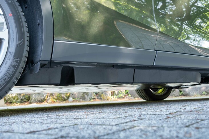 レクサスUX300e“バージョンL”