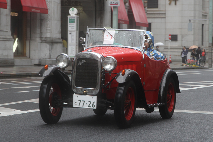 1929年「オースチン・セブン」。1922年に登場した傑作小型車であるセブンのオープン仕様。