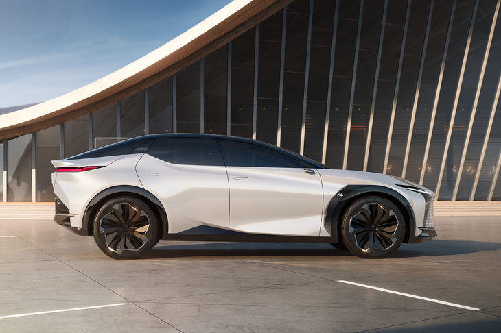 EVコンセプト「LF-Zエレクトリファイド」は、次世代のレクサスデザインを示唆するスタディーモデルとしての役割も担っている。