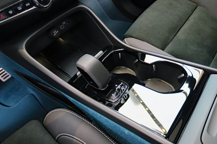 ボルボC40リチャージ（センターコンソール）
