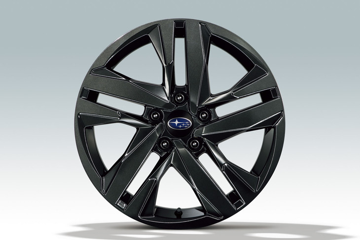 ダークメタリック塗装の17インチアルミホイールを装備する。