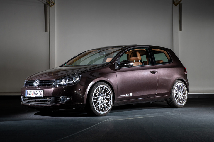 2リッターターボエンジンに変わった3代目「ゴルフR」の展示はなかったが、代わりにV6エンジンのターボ化を検討するために製作された「ゴルフV6ターボ」にお目にかかれた。