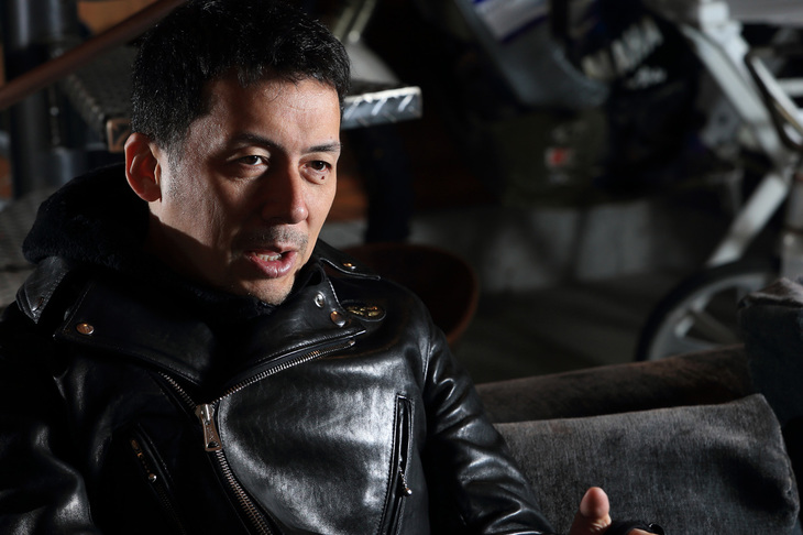 ＜プロフィール＞
	桐島ローランド　
	1968年横浜生まれ。ニューヨーク大学芸術学部を卒業後、写真家としてのキャリアをスタート。多くのファッション撮影や広告撮影、ムービー作品の制作などを手がけている。バイクにも精通しており、2007年にはダカールラリー完走を果たした。