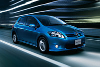 「トヨタ・オーリス」、エンジン変更で燃費向上