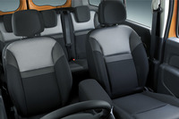 ルノー、かぼちゃ色の「カングー」を60台限定で発売の画像