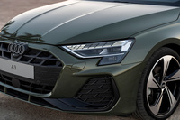 メインヘッドランプの上で変化するデイタイムランニングランプのシグネチャーは、4種類から選ぶことができる。