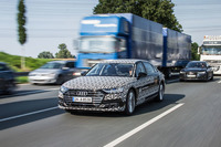 新型「アウディA8」には市販車初となるレベル3の自動運転機能が搭載されている。