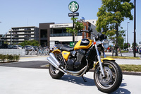 すがすがしい気分そのままに、いつもお世話になっている武蔵境通りのスターバックスに来店。ここのところ週末が忙しかったこともあり、久々の訪問であるが……。