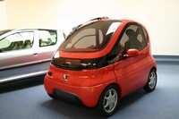 1995年の電気自動車のプロトタイプは、1万6500ユーロで落札された。