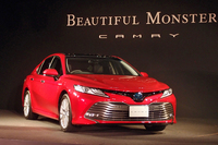 「トヨタ・カムリ」