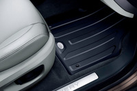 「ランドローバー・ディスカバリー スポーツ」にアウトドアや家族旅行に最適な限定車登場の画像