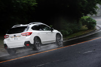 試乗車のボディーカラーは「クリスタルホワイト・パール」。