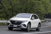 【メルセデス・ベンツEQS450 4MATIC SUVのスペック】
	ボディーサイズ：全長×全幅×全高＝5135×2035×1725mm／ホイールベース：3210mm／車重：2900kg／駆動方式：4WD／フロントモーター：永久磁石同期モーター／リアモーター：永久磁石同期モーター／フロントモーター最高出力：--PS（--kW）／フロントモーター最大トルク：--N・m（--kgf・m）／リアモーター最高出力：--PS（--kW）／リアモーター最大トルク：--N・m（--kgf・m）／システム最高出力：360PS（265kW）／システム最大トルク：800N･m（81.6kgf･m）／タイヤ：（前）275/45R21 110H XL／（後）275/45R21 110H XL（グッドイヤー・イーグルF1アシメトリック5）／交流電力量消費率：221Wh/km（WLTCモード）／一充電走行距離：593km（WLTCモード）／価格：1542万円
	
	【取材時の燃費データ】
	テスト距離：256.2km（市街地1：高速道路7：山岳路2）／消費電力量：--kWh／参考電力消費率：4.3km/kWh