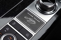 センターコンソールに貼られた記念プレート。「1 of 1970」なので、シリアルナンバーではなく1970台のうちの1台ということになる。