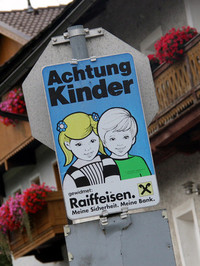 子供の顔が妙にリアル。（写真3）
