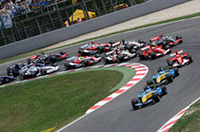 ルノーにとって絶好のスタート。アロンソはトップで序盤の第1スティントを快走。充分なマージンを築きその後のレースをコントロールした。（写真＝Renault）