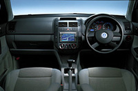 
	特別仕様車は、4ドアモデルの4AT／右ハンドル仕様。外装色は「リフレックスシルバーメタリック」「インディゴブルーパールエフェクト」「フラッシュレッド」の3色が用意される。
	 