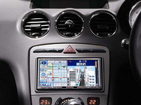 「プジョー308/308SW」にカーナビ付きの特別仕様車「Navi Plus II」の画像