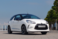 「シトロエンDS3カブリオ スポーツシック」