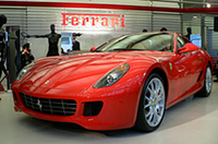 最高速330km/h超、フェラーリの新型12気筒モデル「599」日本上陸の画像