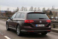 デュッセルドルフからジュネーブまで直行すれば約800km。しかし今回は、スイス東部のスルセルヴァ地方にあるファルスという街に足を伸ばしてからジュネーブに向かうことにした。全行程は1200kmにおよぶ。
    