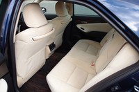 車体左側から見た後席。先代モデルに比べ、ニースペースは20mm拡大された。