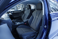 今回試乗した「1.8 TFSIクワトロ」と、FF車の「1.4 TFSIシリンダーオンデマンド」には、写真のスポーツシートが標準装備される。