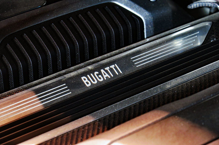 ブガッティ・シロン（8リッターW16クワッドターボエンジン）