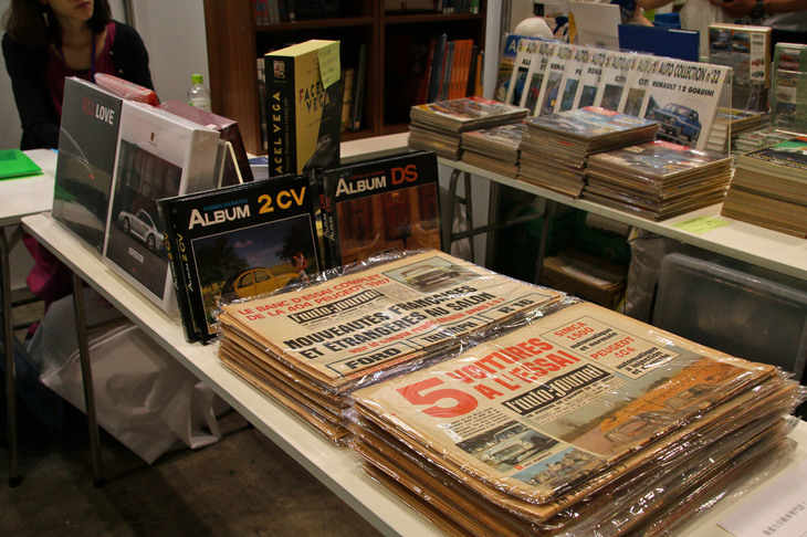 モービルライブラリーのブース