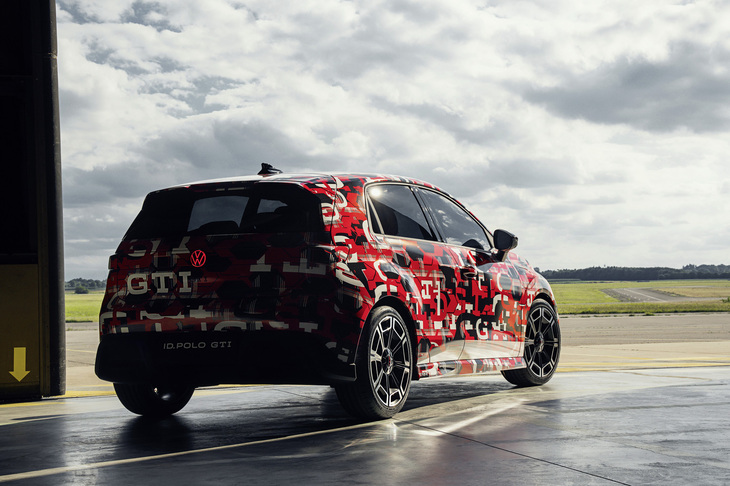 優れたダイナミクスと運転する楽しさを提供すると紹介される「ID.ポロ 」のハイパフォーマンスバージョン「ID.ポロGTIコンセプト」。