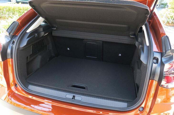 シトロエンC4シャイン（ラゲッジスペース）