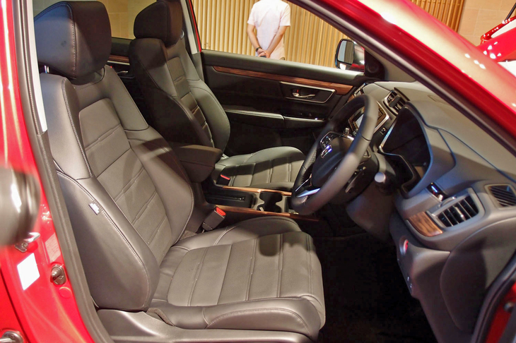 ホンダCR-V（ガソリンエンジン車の前席）