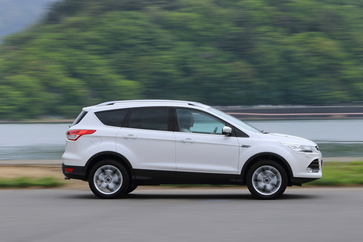 JC08モード計測における「クーガ タイタニアム」の燃費は10.0km/リッターと公表されている。