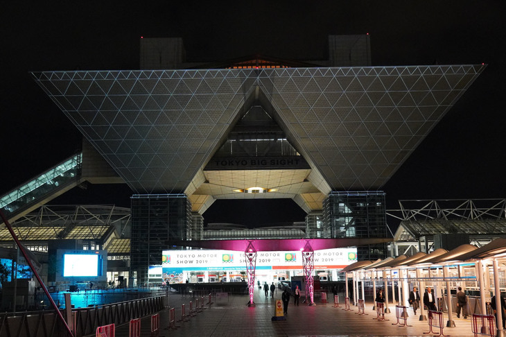 2019年の東京モーターショーは、メインの展示会場が東京ビッグサイトの南・西展示棟からなる有明エリアと青海エリアに分割して開催された。