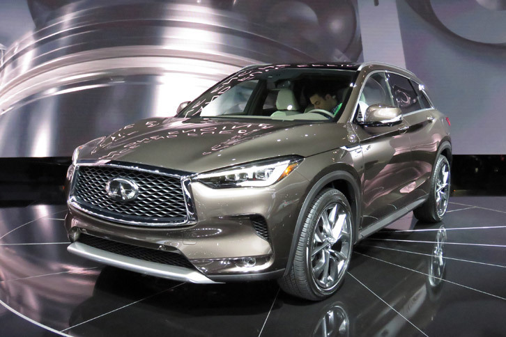 インフィニティの新型「QX50」。今回のショーでは、海外メディアの間での、日産およびインフィニティの人気にも驚かされた。知らぬは日本人ばかりなり……。