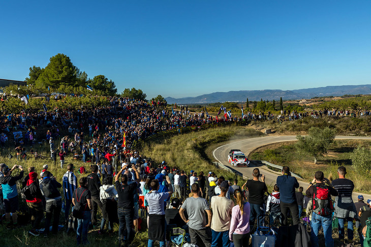そして土日はターマック。それにしても、今年のカタルーニャはお天気に恵まれました。去年は冷たい雨でめちゃくちゃ寒かった。