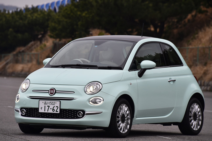 2016年1月にデビュー初のマイナーチェンジを受けた「500」。内外装デザインの各所に手が加えられた。