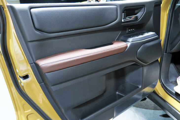 トヨタ・ランドクルーザー“250”（ドアインナーパネル）