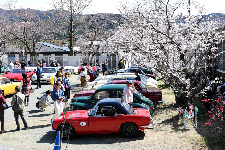 午後2時前には、ツーリングに参加した全車が無事ふるために帰還。会場には多くのギャラリーが訪れ、にぎわっていた。