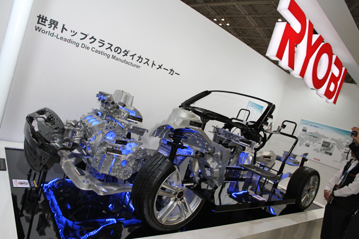 ダイカスト部品のトップメーカーであるリョービの展示。世界中の自動車メーカーに供給しているダイカスト部品で構成されている。