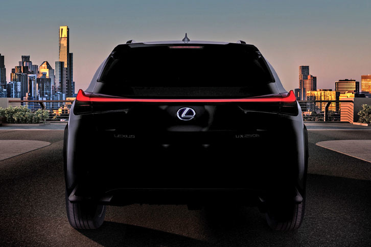「レクサスUX」