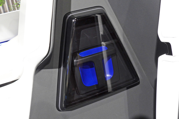 車内には脱着可搬式のバッテリー「Honda Mobile Power Pack e：（モバイルパワーパック イー）」を搭載するスペースが。