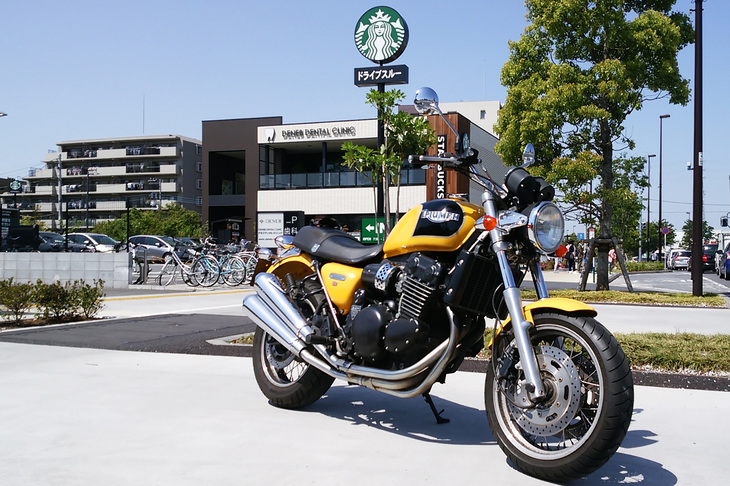 すがすがしい気分そのままに、いつもお世話になっている武蔵境通りのスターバックスに来店。ここのところ週末が忙しかったこともあり、久々の訪問であるが……。