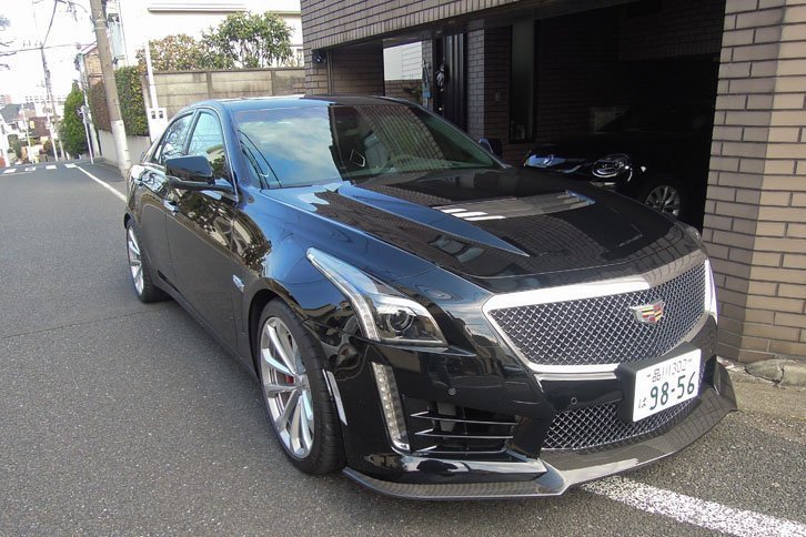 「キャデラックCTS-V」のファミリーカーとしての実力やいかに？