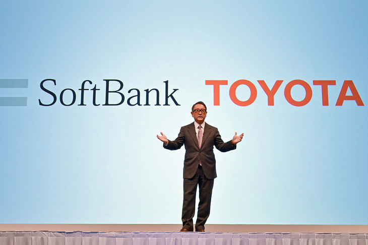 かつてベンチャーの旗手と呼ばれていた若き孫代表がインターネット関連事業でトヨタに協業を申し入れたが、当時課長だった豊田社長がその提案を断った、とスピーチで20年も前のエピソードを披露。