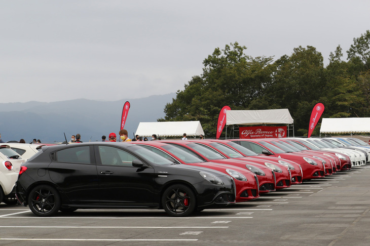 キレイにそろった現行「ジュリエッタ」。