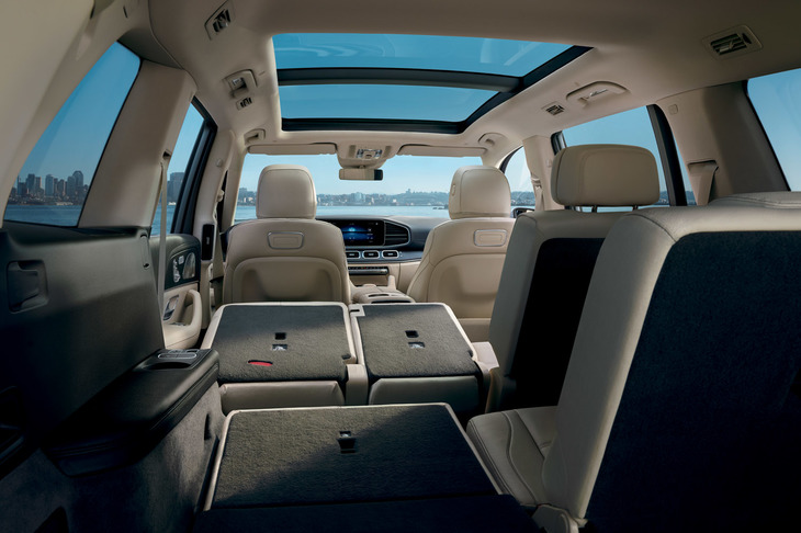 2人掛けの3列目シートは全モデル標準装備。身長194cmの乗員にまで対応する本格的なもので、フレキシブルなシートアレンジが可能だという。