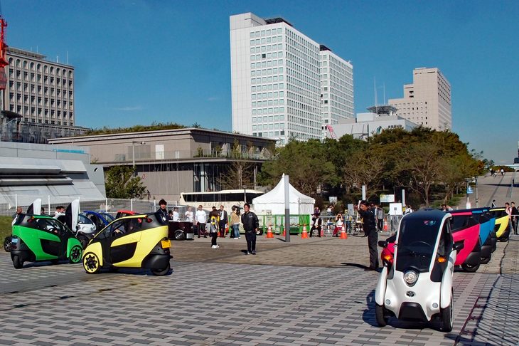 試乗用に用意された「トヨタi-ROAD」。