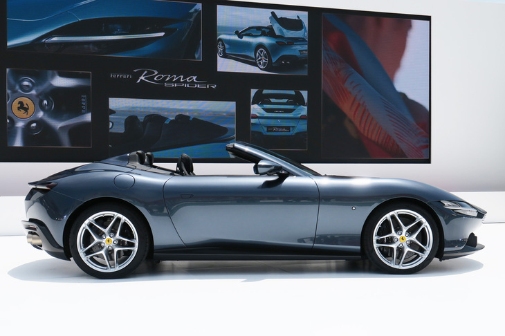 フェラーリ・ローマ スパイダー（サイドビュー）